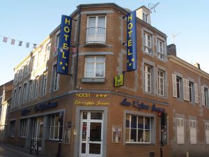 Hôtel les Reflets Jaunes