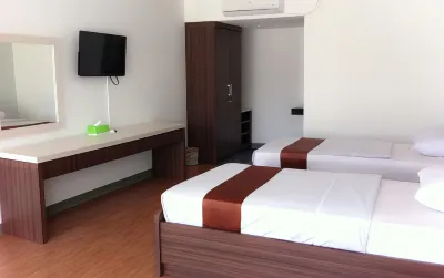 Hotel Puncak Village Hotel dekat Paat - Jajanan Khas Cipayung