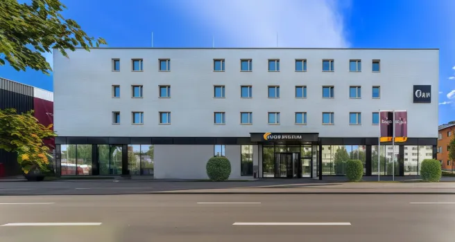 Plaza Premium Muenchen Hotels in der Nähe von von Motorworld München