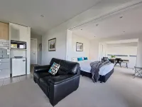 Fabulous Milford 1Br with Views & Skytv