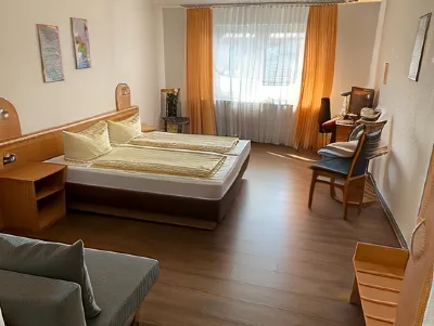 Hotel Sonne - Haus 1 Hotels in der Nähe von Kath. Kirchengemeinde St. Bonifatius Aarbergen-Michelbach