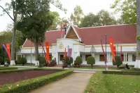 Mom's Guesthouse