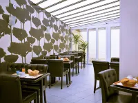 Hipotel Lilas Gambetta Hotels in Bagnolet