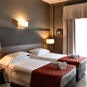 Hotel Sunflower Отели рядом с достопримечательностью «Дискотека Hollywood»