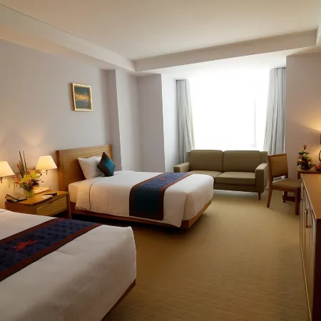 Petro Hotel Отели рядом с достопримечательностью «Кинотеатры CGV»
