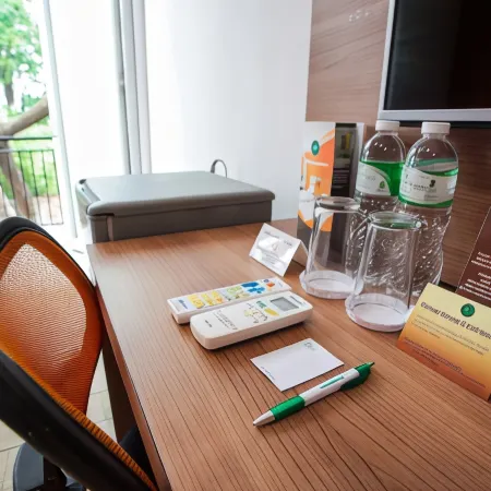 LeGreen Suite Kuningan Отели рядом с достопримечательностью «Британский Совет»
