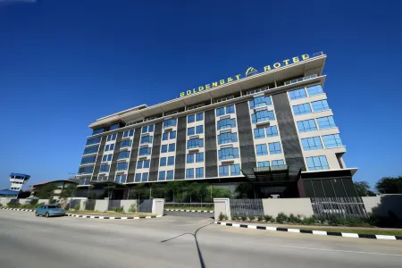 Goldenbay Hotel Отели в г. Bintulu Division