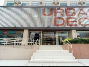 Urban Deca Edsa Penthouse 3, 11Am Check-IN