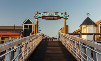 Steveston Waterfront Hotel