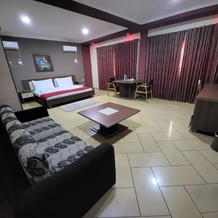 CARLIZA HOTEL