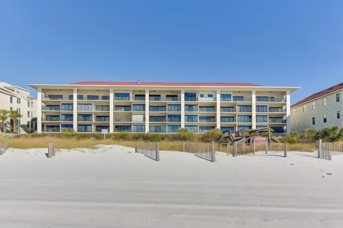 Miramar Beach Retreat - Beachfront and Poolside