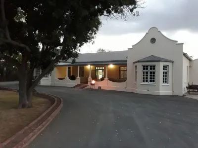 Roode Bloem Farm House Graaff-Reinet 호텔