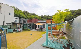 Gyeongju Pool Villa, Oroti