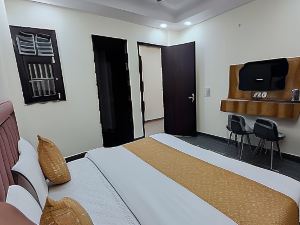 OYO Flagship Hotel City Deluxe