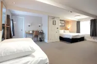 Bear Inn, Somerset by Marston's Inns Hotels in Street