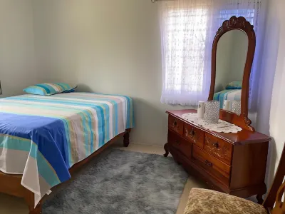 1 Bedroom Blissful Retreat - A C & Private Garden Các khách sạn gần NAYGAMOUT BMX PARK