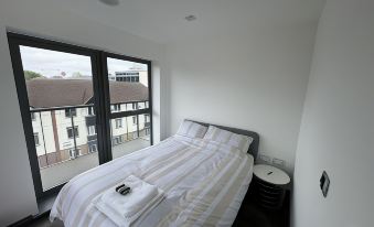 Luxurious 3 Bedroom Penthouse in City Centre - Sleeps 8!