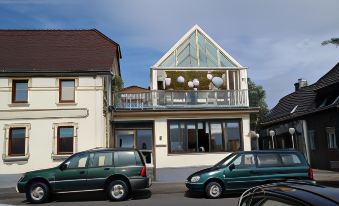 Pension Riverside in Leverkusen Hitdorf am Rhein - Zentral an der A1 Und 59