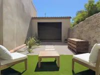 Les Suites du 13 Hotels near Salin d'Aigues-Mortes
