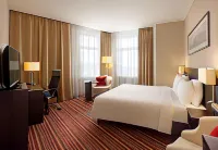 Courtyard Nizhny Novgorod City Center (Кортъярд Нижний Новгород Сити Центр) Отели рядом с достопримечательностью «Городецкий Мужской Федоровский монастырь»