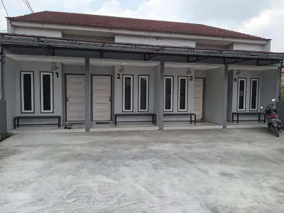 MyHome Guesthouse, Managed by OmDin Hotel dekat Irmashop collection
