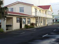 Wayfarer Motel Hotels near Serafinas Campervan Park & Gardens