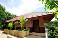 Phi Phi Arboreal Resort Hotels in Loh Dalum Bay