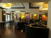 Carleton of Oak Park Hotels in Broadview