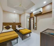 Shree Satkar Hotels in Shindewadi