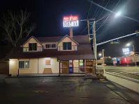 Townhouse Motel - Motels