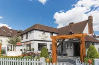 The Potters Arms Hotels in Chiltern District
