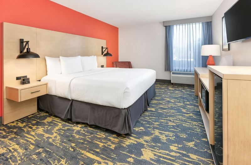 La Quinta Inn & Suites by Wyndham Dallas - Las Colinas