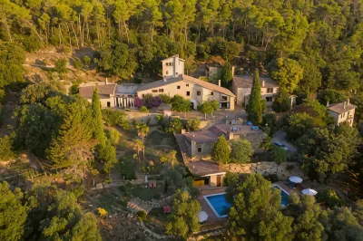 Masia Can Pou Hotels in Canet d'Adri