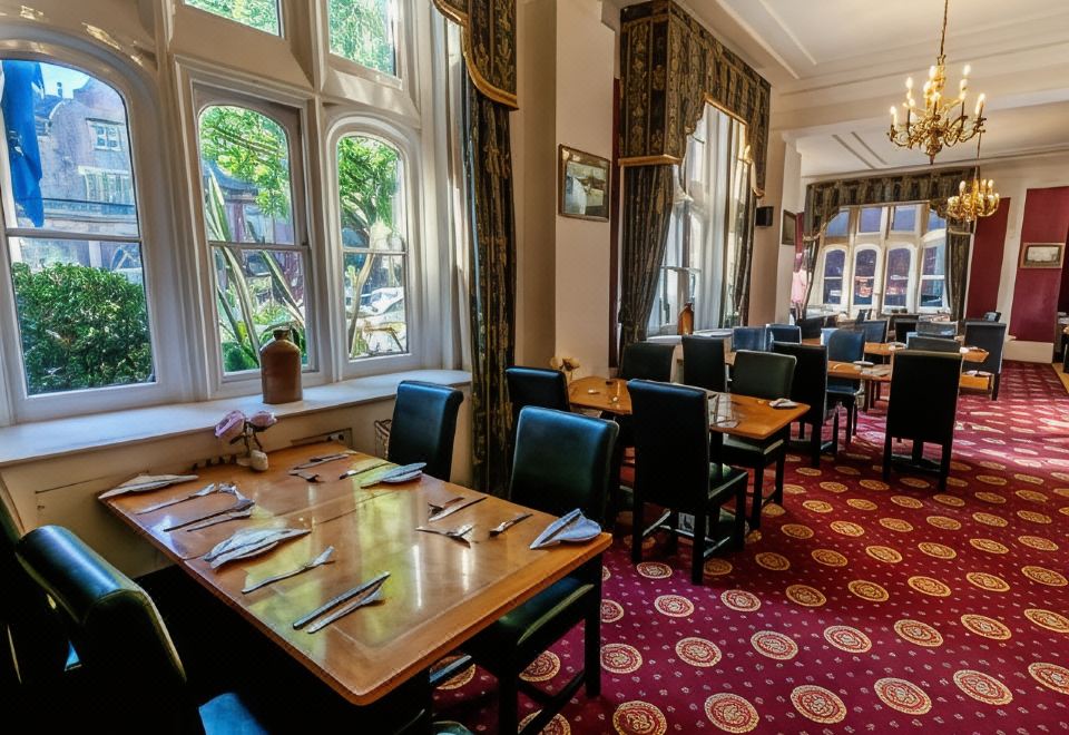 North Stafford Hotel Town CentreOver view