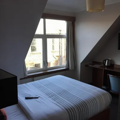 Cambridge House Các khách sạn gần Quảng trường Waterloo Place