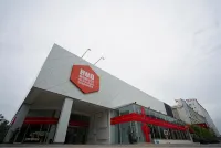 The Lively Hotel Kualanamu Hotels in Sena