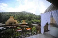 T Story Maekampong - Mountain view