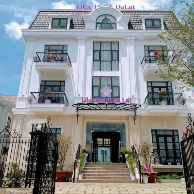 Khách sạn LiLac Hotel Đà Lạt Các khách sạn gần Công viên Hoa Đà Lạt