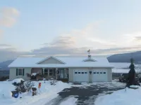 Stunning Views, Beautiful Year Round! And just a short drive to the slopes.