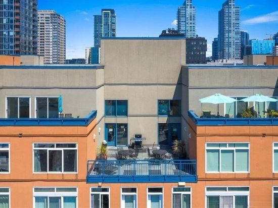Seattle Belltown Penthouse- Parking, Gym, Pool, Spa / 99Walk Score