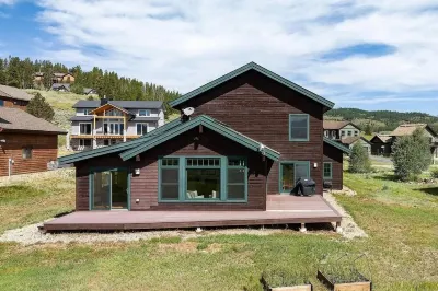 Mountain Retreat near Winter Park and Grand Lake with Private Hot Tub! Hotels near Dashing Thru The Snow