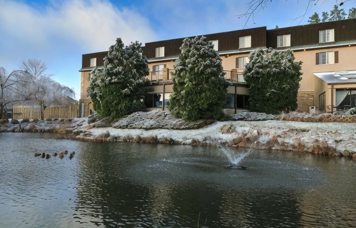 Meadowbrook Inn