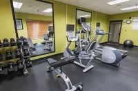 Holiday Inn Express MCCOMB by IHG - parking