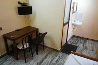 Sangeetha Tourist Home - 2つ星