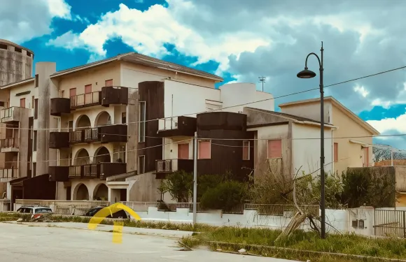 地中海陽台酒店