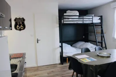 棕櫚樹公寓 Camping Capfun Bretèche附近的飯店