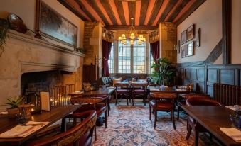 The George Inn & Plaine