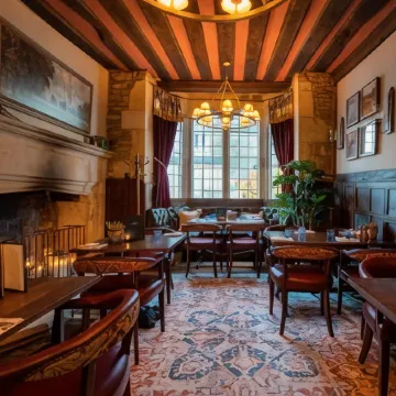 The George Inn & Plaine