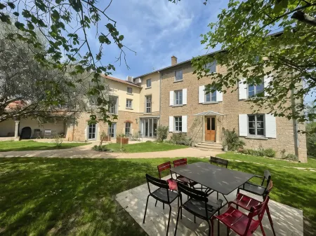 La Maison des Monts d'Or Отели в г. Флёрьё-Сюр-Саон