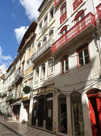 Casa da Baixa by Purus Отели рядом с достопримечательностью «Baroque Library - University of Coimbra»